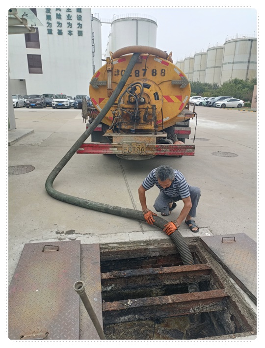 沙依巴克隔油池清掏